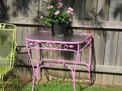 ¿Y por qué no muebles de jardín en rosa?