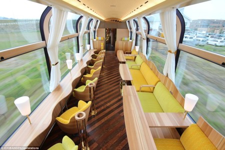 Mira lo que se siente viajando en este tren panorámico japonés 