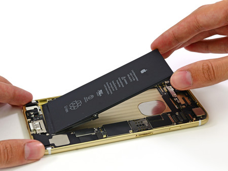 iFixit viene al rescate de quienes no puedan acogerse al programa de baterías de Apple