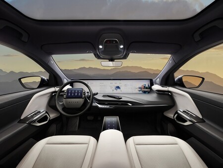 El SUV eléctrico chino Byton M-Byte vuelve a respirar gracias al fabricante del iPhone