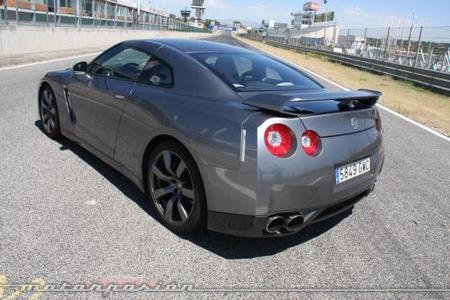 Nissan GT-R