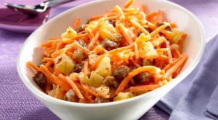 Ensalada dulce de zanahoria con pasitas. Receta para la cena de Navidad
