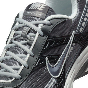 Nike rebaja sus zapatillas más urbanas para ir del gym a la fiesta: su color mineral y su precio las harán tus nuevas favoritas