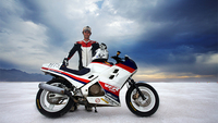 Ride Apart: Jamie Robinson, a Bonneville con una moto de 230 euros