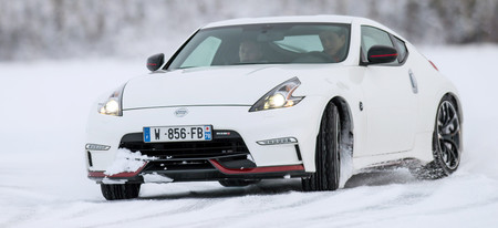 Experiencia Nissan en Laponia: patinando sobre hielo