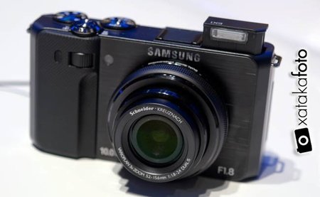 Samsung EX1, toma de contacto