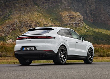 Porsche Cayenne Coupe 2024 1600 06