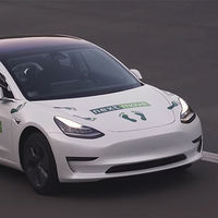 Video: Un Tesla Model 3 sin conductor logra recorrer 1,001 km sin detenerse a recargar