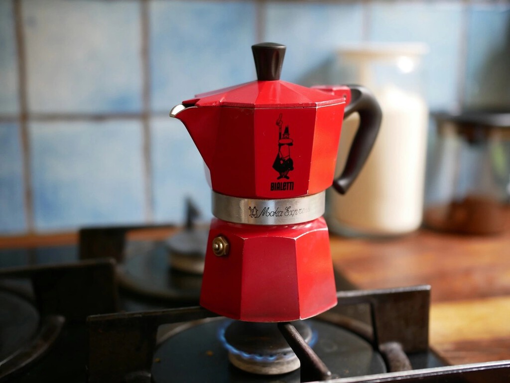 Você faz café e muitas vezes tem um gosto ruim? A razão está por trás desta peça da cafeteira 