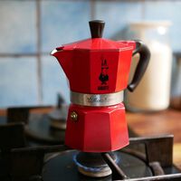 Você faz café e muitas vezes tem um gosto ruim? A razão está por trás desta peça da cafeteira 