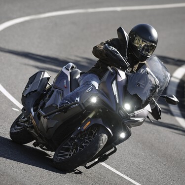 He probado la Voge SR450 X y además de ser el scooter ADV más potente para el carnet A2, también es un golazo de polivalencia