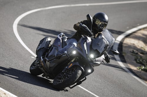 He probado la Voge SR450 X y además de ser el scooter ADV más potente para el carnet A2, también es un golazo de polivalencia