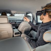 De pasajeros a copilotos. La realidad aumentada cambia el Audi e-tron por la nave de 'Los Guardianes de la Galaxia'