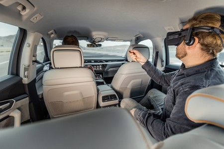 De pasajeros a copilotos. La realidad aumentada cambia el Audi e-tron por la nave de 'Los Guardianes de la Galaxia'