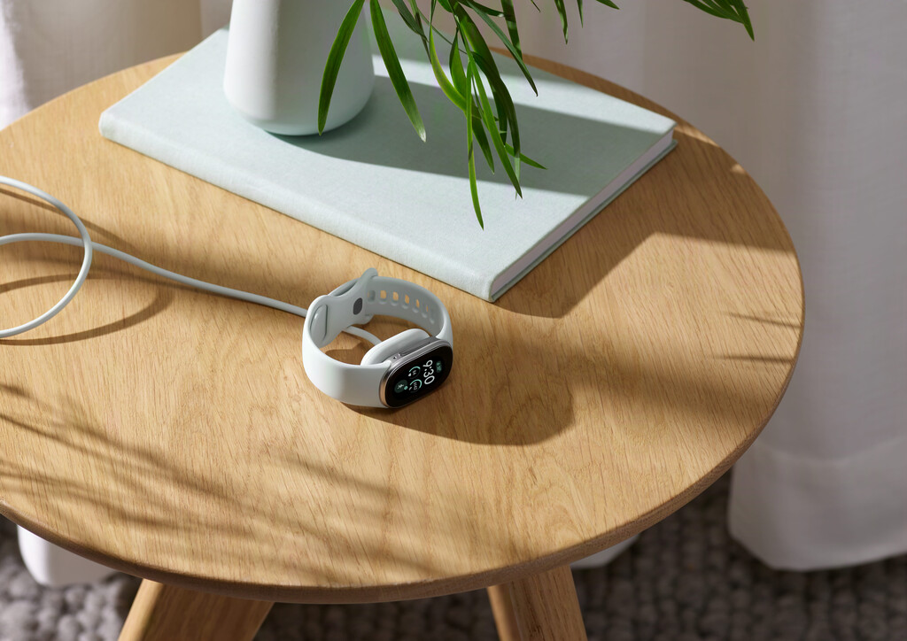 Ya es oficial la Google Fitbit Edge, una nueva pulsera de actividad con pantalla y batería reemplazable que también es compatible con iOS 