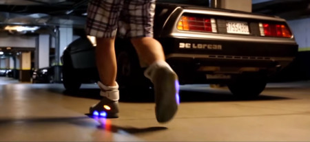 En el día de 'Regreso al futuro', nada mejor que ver un DeLorean DMC-12 del presente en Madrid