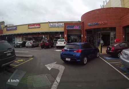 Pierde todo menos la paciencia: Con este tutorial aprenderás a aparcar tu Toyota Auris en 24 sencillos pasos