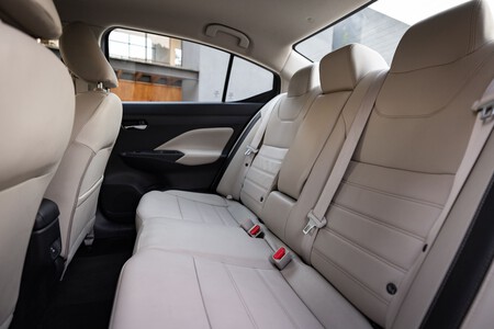 Nissan Versa espacio