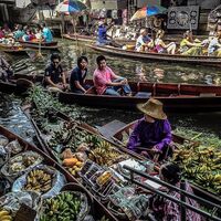 Un recorrido por los mercados flotantes de Tailandia: comercio, gastronomía y una experiencia que hay que vivir