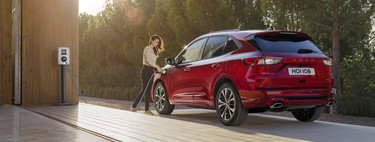 El Ford Kuga se renueva como SUV híbrido, híbrido enchufable, mild hybrid y bueno... gasolina y diésel también