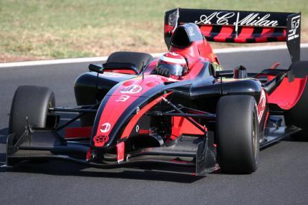 Robert Doornbos marca la pauta en los test de la Superleague Formula