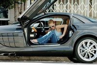 Paris Hilton aparca donde le da la gana