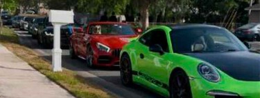 Este niño sólo quería ver un superdeportivo de cerca por su cumpleaños. Su madre lo pidió por Facebook y se montó una concentración de supercoches delante de su casa