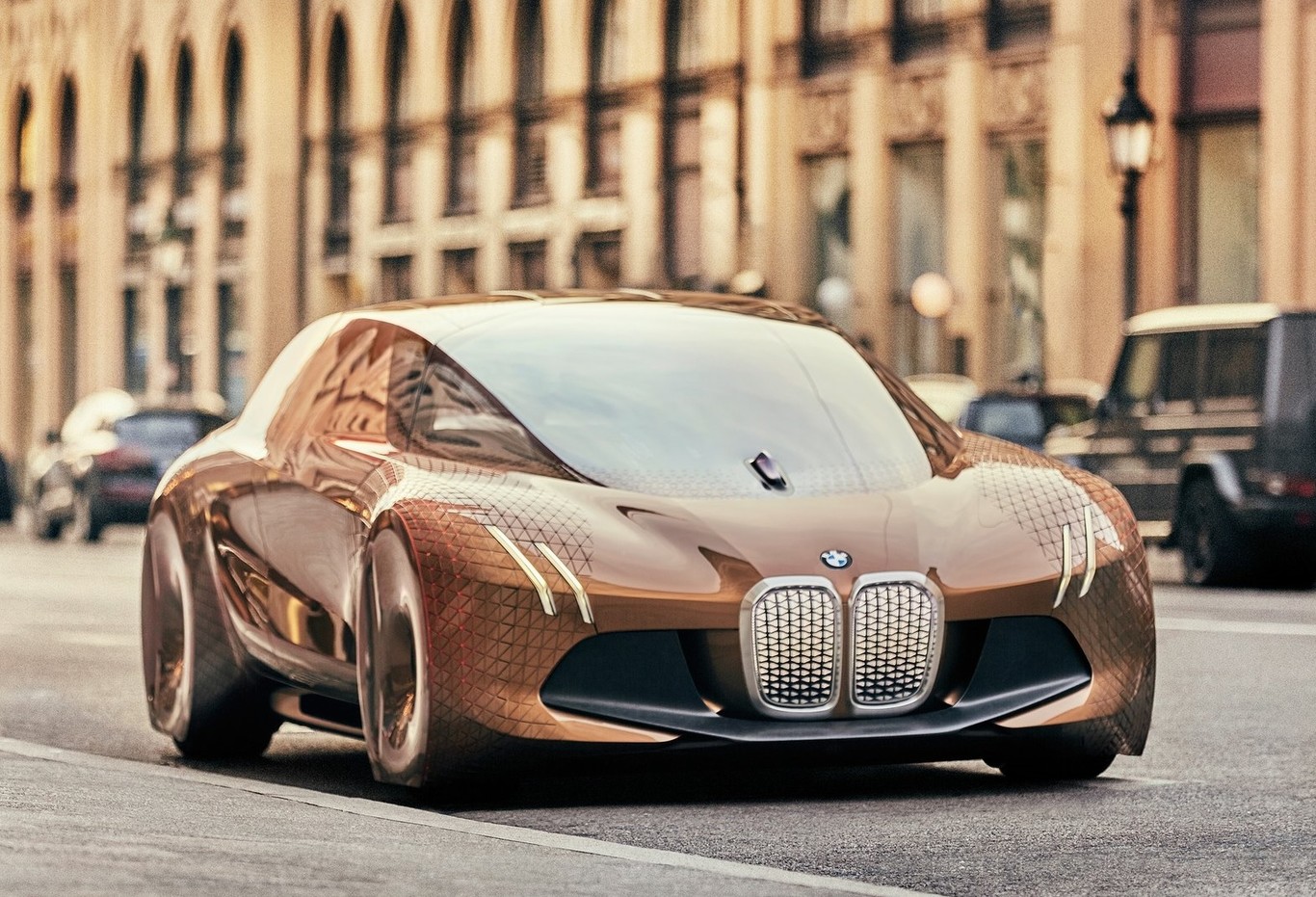 Manejamos el BMW i5, un mayordomo motorizado que puedes conducir con las manos o tu voz