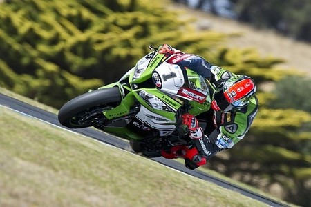 Tom Sykes y Kenan Sofuoglu cierran los test de Phillip Island en lo alto de la tabla