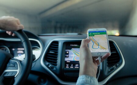 Google Maps y Waze en el punto de mira: la DGT plantea 