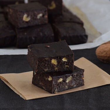 Brownie de plátano con nueces: receta para un jugoso bocado de intenso placer