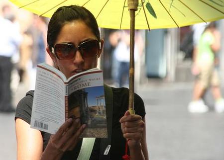 Roma contará con Ángeles del Turismo para ayudar a viajeros perdidos