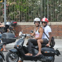Las vestimentas prohibidas en moto 