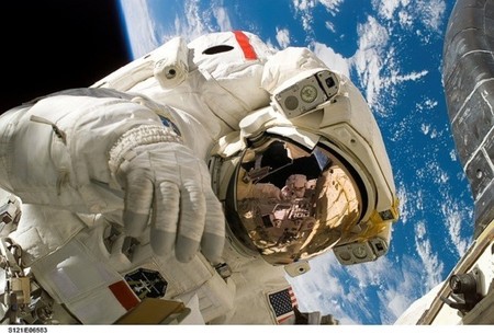 Se presenta el prototipo del traje espacial que llevará la NASA a Marte