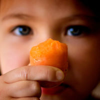 [Actualizada] Ingresan en la UCI a una niña de 2 años por llevar una dieta vegana mal controlada