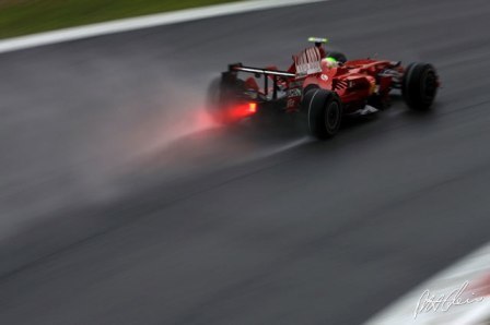 Felipe Massa usa el comodín del cambio de motor para aprovechar su ocasión