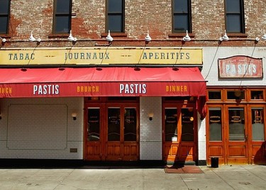 Si te dejas caer por Nueva York, mima a tu estómago en Pastis