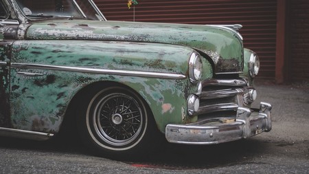Trump, contra la comunicación entre coches: la tecnología V2V cría polvo en la mesa presidencial