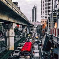 Así están consiguiendo herramientas como Google Maps o Waze convertir el tráfico en un caos