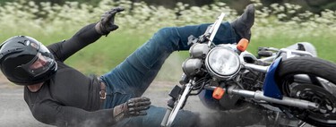 El youtuber motero más famoso del mundo dice que es mejor no llevar protecciones en la moto. A cambio, propone un airbag de 1.000 dólares