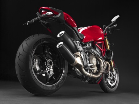Ducati Monster 1200s Stripe 03