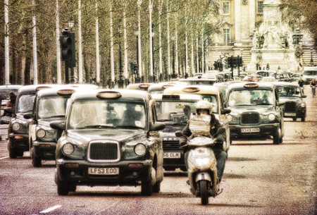 Uber también enfada a los taxistas londinenses: prometen caos, congestión y confusión