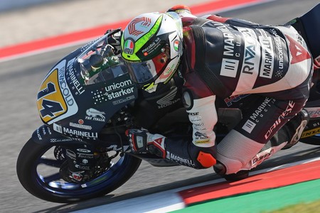 Tony Arbolino se hace con el mando de Moto3 en Sepang antes de la lluvia con Jorge Martín cuarto