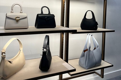 Llega a tiempo para Navidad la mayor liquidación de bolsos de lujo: Michael Kors, Valentino y más al 60% de descuento 