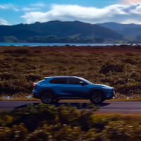 El Subaru Solterra, en acción por primera vez en vídeo: cuenta atrás para el primer eléctrico de la marca 