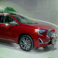 Así es como los adornos navideños arruinan la aerodinámica de tu auto (y tu economía)