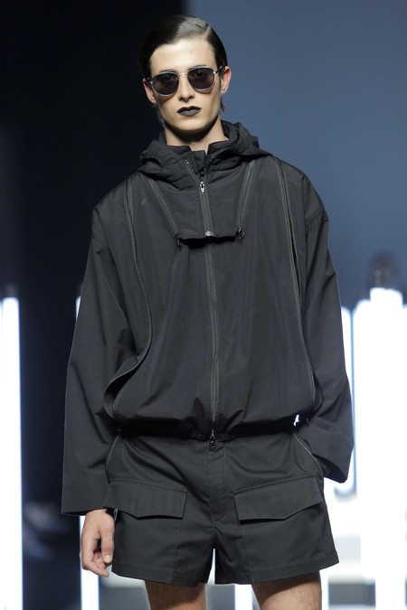 Intemporal, genderless y ecofriendly: Juanjo Oliva y su colección Otoño-Invierno en Madrid