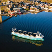 Este barco de mercancías autónomo y eléctrico está listo para navegar: sin tripulación a bordo y con una batería de 7MWh 
