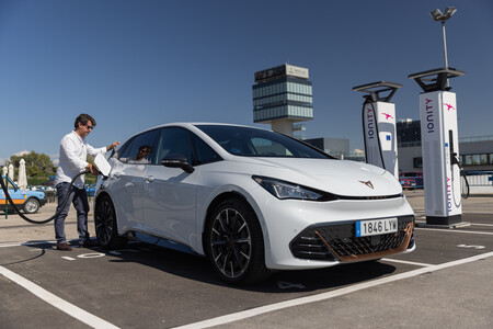 CUPRA Born e-Boost carga