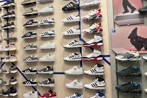 El outlet de El Corte Inglés se está deshaciendo de todas estas zapatillas Adidas con descuentos de hasta el 60%